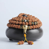 Bracelet de fortune et de richesse en perles de Rudraksha Bodhi Seed Dzi de KarmaRipple, 108 Mala