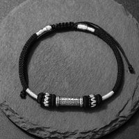 Bracelet en corde tressée Om Mani Padme Hum en argent sterling 925 de KarmaRipple