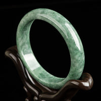 Bracelet jonc en jade authentique de KarmaRipple