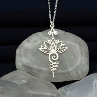 Collier pendentif Lotus Fortune Wealth de KarmaRipple