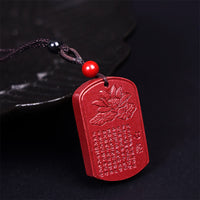 Collier avec pendentif en corde de bénédiction gravé du Sutra du cœur de lotus en cinabre de KarmaRipple