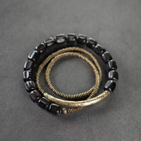Bracelet d'équilibrage multicouches en bronze et perles en bois d'ébène tibétain vintage de KarmaRipple