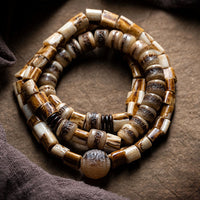Bracelet d'équilibre porte-bonheur en os de cerf et de yak tibétain de KarmaRipple