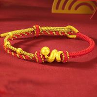 Bracelet porte-bonheur en fil rouge et perles d'or 999 de KarmaRipple, Année du Serpent