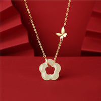 Collier pendentif en argent sterling 925 avec pendentif papillon en jade Hetian et fleur de bénédiction de KarmaRipple