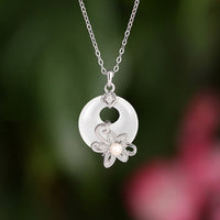 Collier avec pendentif en argent sterling 999 et boucle de paix en calcédoine de KarmaRipple, motif lotus positif