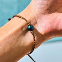 Bracelet de sagesse en corde de cire avec perles noires de Tahiti authentiques de KarmaRipple