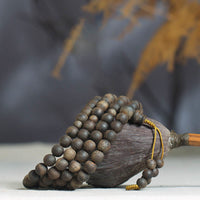 Bracelet de la paix en bois d'agar ivoire Qinan Vietnam de 8 mm, perles Mala Nha Trang 108 de KarmaRipple