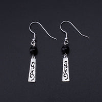 Boucles d'oreilles pendantes en argent sterling 925 et onyx noir, motif vigne creuse, de KarmaRipple