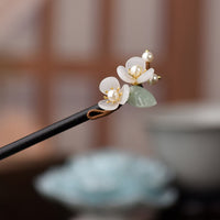 Épingle à cheveux en bois grainé Liuli de KarmaRipple, motif fleurs de magnolia, protection des perles