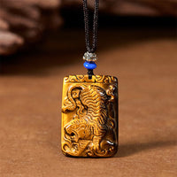Collier avec pendentif en corde de protection à motif de tigre carré et œil de tigre authentique de KarmaRipple