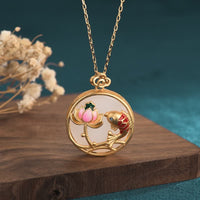 Collier pendentif en jade ivoire avec poisson koï et lotus béni de KarmaRipple