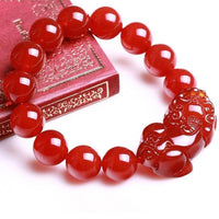 Bracelet Pixiu porte-bonheur en agate rouge de KarmaRipple