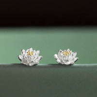 Boucles d'oreilles en argent sterling 925 en forme de fleur de lotus de KarmaRipple