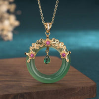Collier pendentif d'équilibrage authentique en jade cyan rond de KarmaRipple
