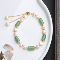 Bracelet porte-bonheur en perles d'aventurine verte et pierres précieuses roses de KarmaRipple