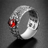Bague de richesse FengShui PiXiu en grenat rouge de KarmaRipple