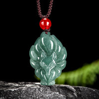 Collier pendentif porte-bonheur en jade vert authentique de KarmaRipple