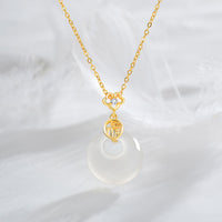 Collier pendentif en argent sterling 925 avec agate ivoire et symbole Fu de KarmaRipple