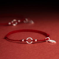 Bracelet en argent sterling 925 avec boucle en fil rouge et motif lotus de la paix et de la fortune de KarmaRipple