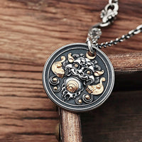 Collier pendentif amulette tibétain Kirtimukha de KarmaRipple