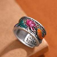 Bague porte-bonheur en bronze émaillé bleu avec motif de poisson koï Sutra du cœur de lotus de KarmaRipple