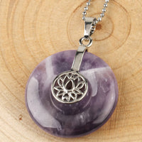 Collier pendentif d'équilibrage en forme de lotus avec diverses pierres précieuses en améthyste rose de KarmaRipple
