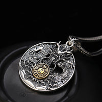 Collier avec pendentif Dragon Waves Yin Yang Bagua Fortune Strength de KarmaRipple