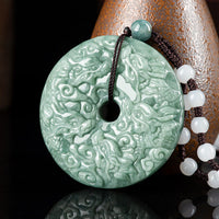 Collier pendentif de protection en jade authentique des neuf dragons de l'année du dragon de KarmaRipple