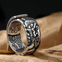 Bague de richesse avec amulette Guan Gong et nuages ​​propices de KarmaRipple