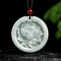 Collier pendentif de prospérité sculpté en fleur de lotus de jade authentique de KarmaRipple