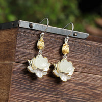 Boucles d'oreilles pendantes en jade ivoire de KarmaRipple