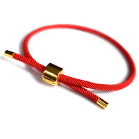 Bracelet porte-bonheur en fil rouge de KarmaRipple