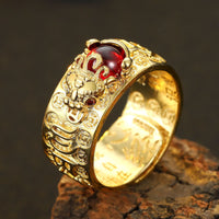 Bague FengShui PiXiu Sutra du Cœur en Grenat Rouge de KarmaRipple