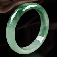 Bracelet jonc en jade authentique de KarmaRipple 