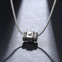 Collier rotatif avec pendentif tibétain Om Mani Padme Hum Peace de KarmaRipple