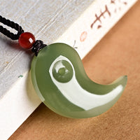 Collier pendentif en jade ivoire et jade cyan Yin Yang de KarmaRipple avec pendentif en corde et bénédiction protectrice