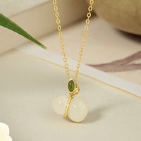 Collier pendentif en argent sterling 925 en jade Hetian de KarmaRipple, motif gourde abondante
