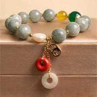 Bracelet de confiance en jade et agate rouge de KarmaRipple avec boucle de paix et talisman