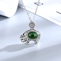 Collier avec pendentif éléphant en argent sterling 925 et jade cyan Hetian de KarmaRipple