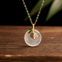 Collier avec pendentif en argent sterling 925 et feuille de bambou en calcédoine authentique de KarmaRipple, avec boucle de paix et symbole de la paix
