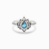 Bague de protection en argent sterling avec zircon et lotus de KarmaRipple