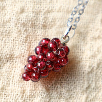 Collier pendentif de protection authentique en agate rouge grenat et onyx noir de KarmaRipple