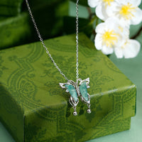 Collier pendentif papillon porte-bonheur en argent sterling 925 et jade vert de KarmaRipple