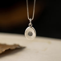 Collier pendentif en argent sterling 925 avec le personnage de la paix et de la joie Fu de KarmaRipple