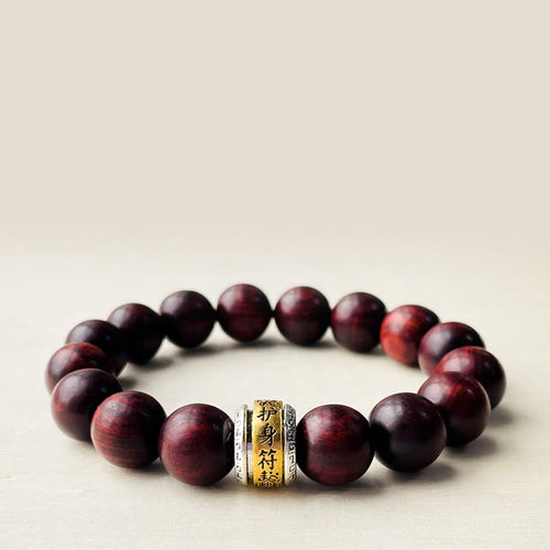 Bracelet de protection en bois de santal rouge à petites feuilles de KarmaRipple