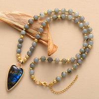 Collier pendentif en perles d'équilibre en labradorite de KarmaRipple
