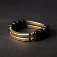 Bracelet double couche en bronze et bois d'ébène tibétain de KarmaRipple